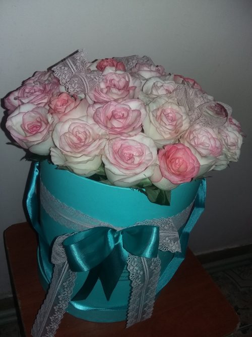 Фото товара 21 элитная розовая роза в коробке в Трускавце