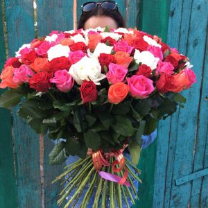 101 разноцветная роза в Трускавце фото