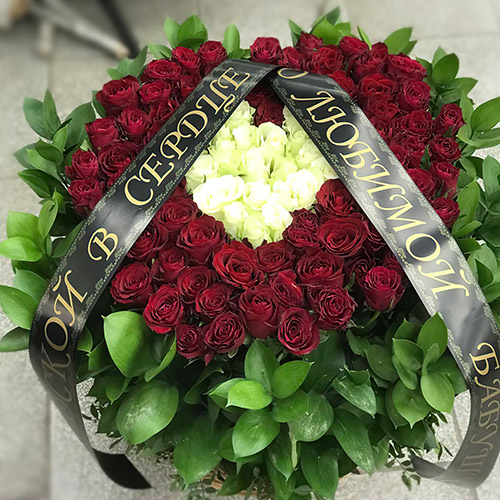 Фото товара Кошик "Серце" 100 троянд в Трускавце