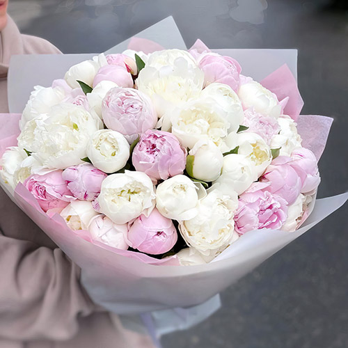 Фото товара 45 белых и розовых пионов в Трускавце